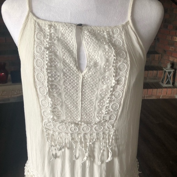 American Eagle Eyelet Dress - Picture 4 of 5